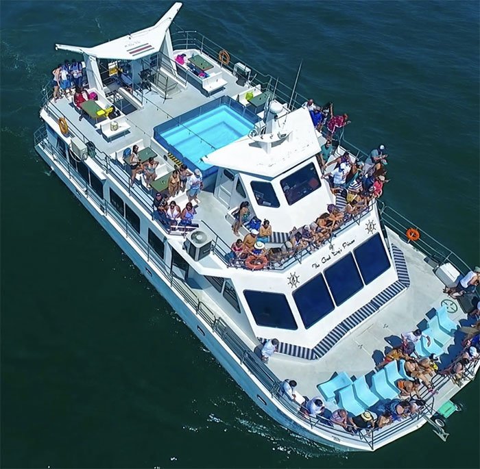 Crucero por islas de la bahia